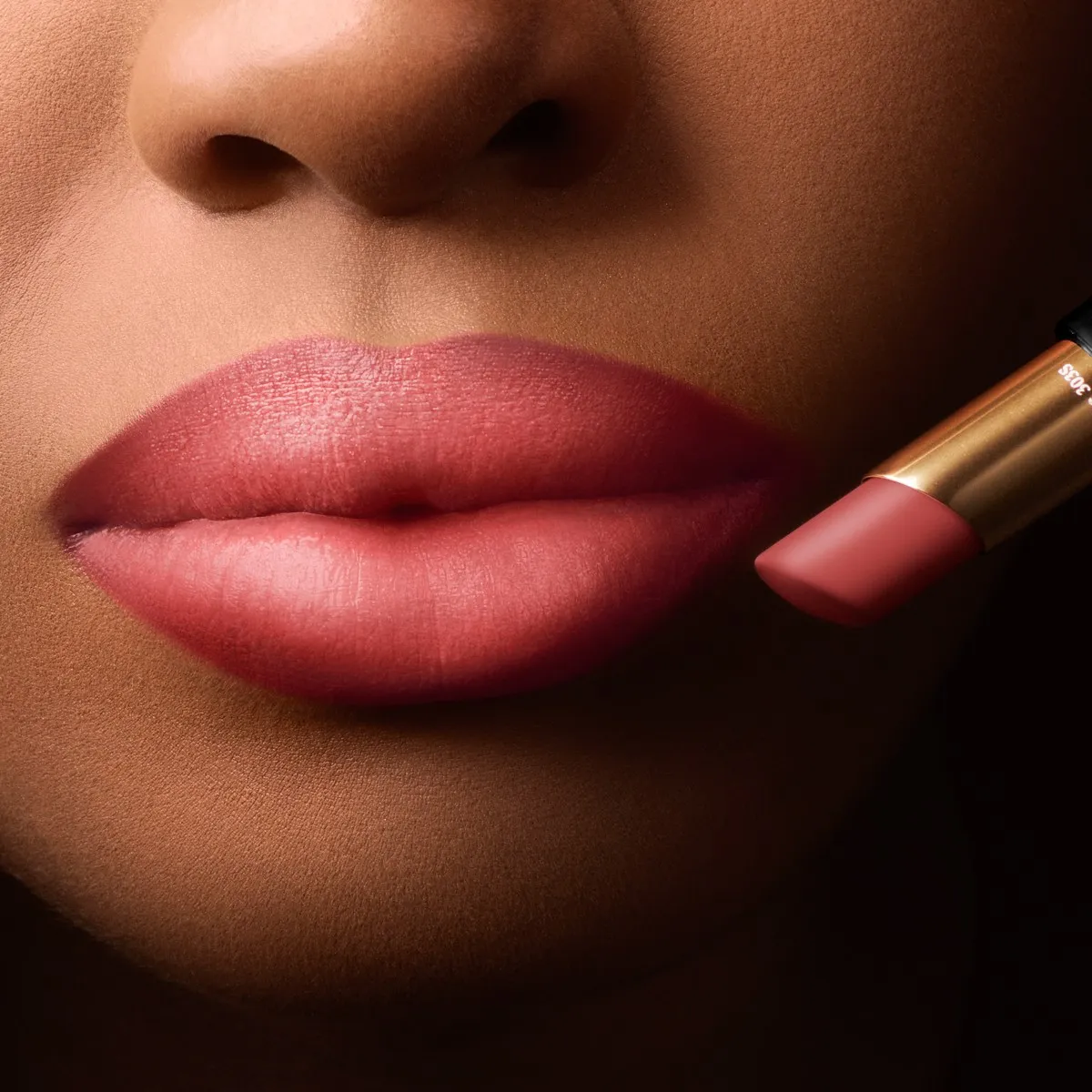 Christian Louboutin Rouge Stiletto Lumi Matte – Matte Lipstick – Nude Rose 386L - Beauty - alternate view 3